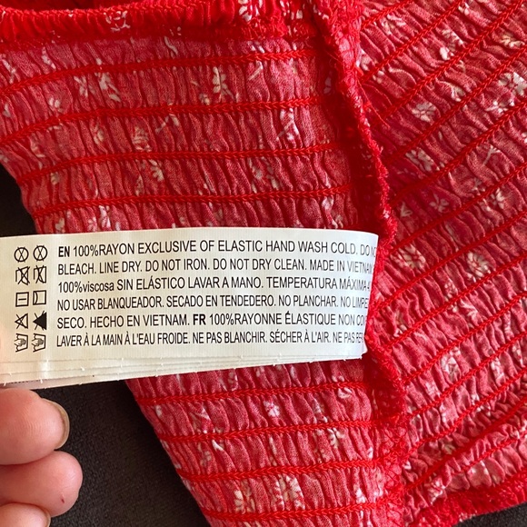 Red Floral Crop Top with Adjustable Straps - Picture 4 of 6